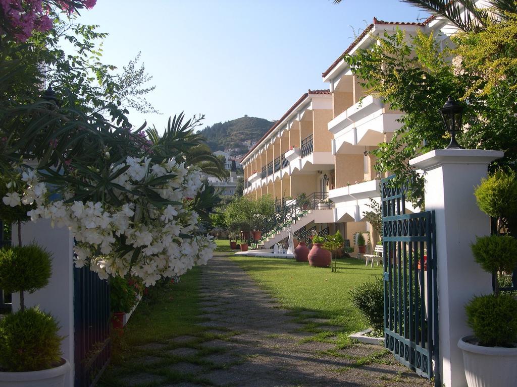 Paradise Hotel ซาโมส ภายนอก รูปภาพ
