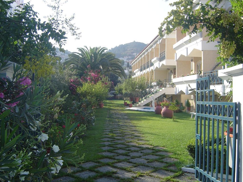 Paradise Hotel ซาโมส ภายนอก รูปภาพ