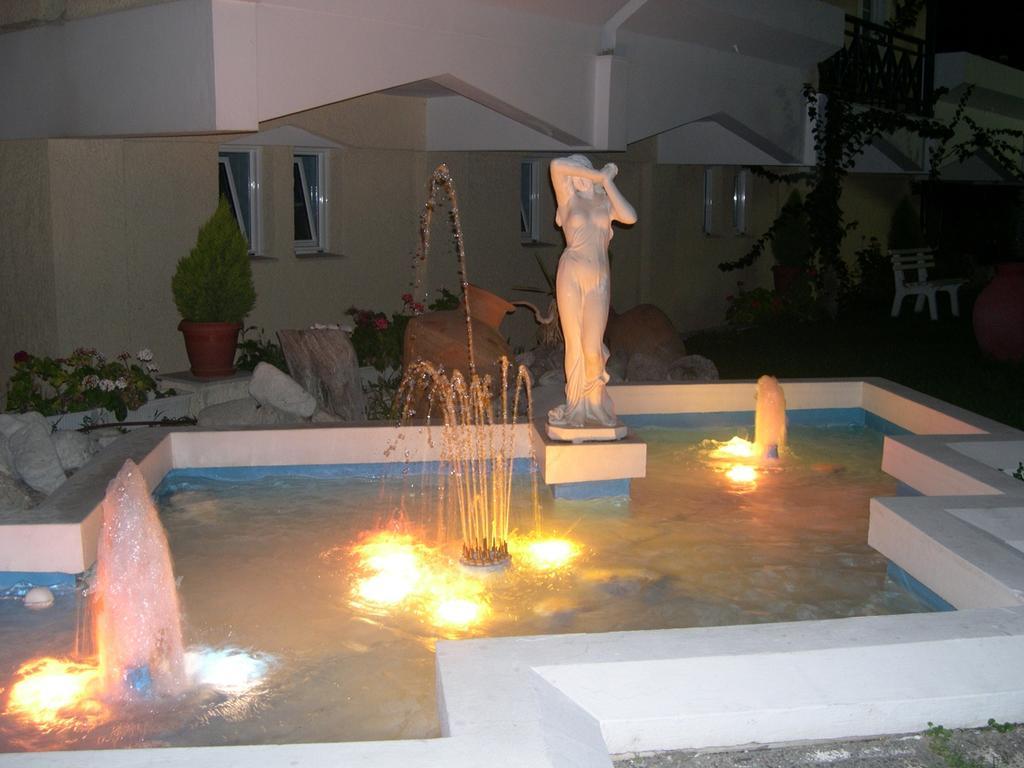 Paradise Hotel ซาโมส ภายนอก รูปภาพ