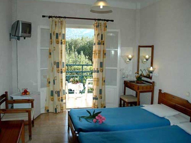 Paradise Hotel ซาโมส ภายนอก รูปภาพ