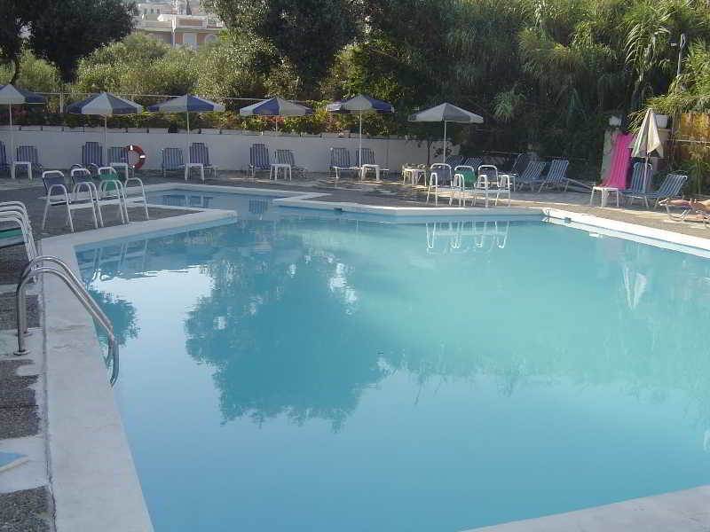 Paradise Hotel ซาโมส ภายนอก รูปภาพ